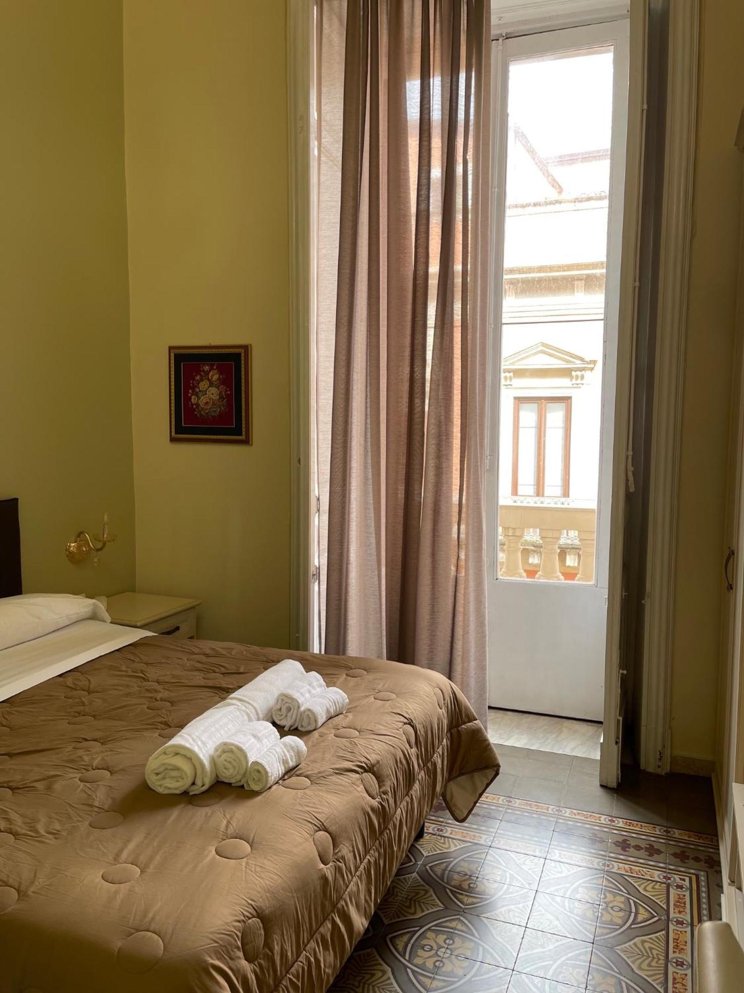 Hotel Umberto House Catania Esterno foto