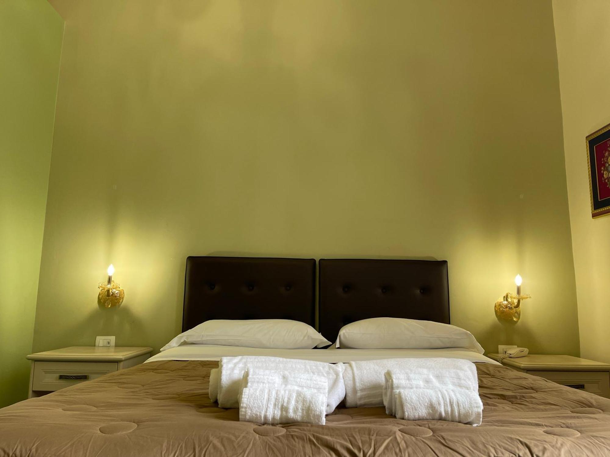 Hotel Umberto House Catania Esterno foto
